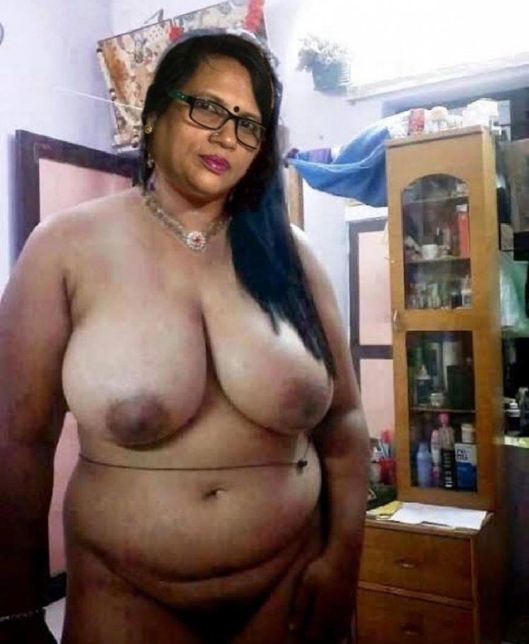 Naked Indian bbw