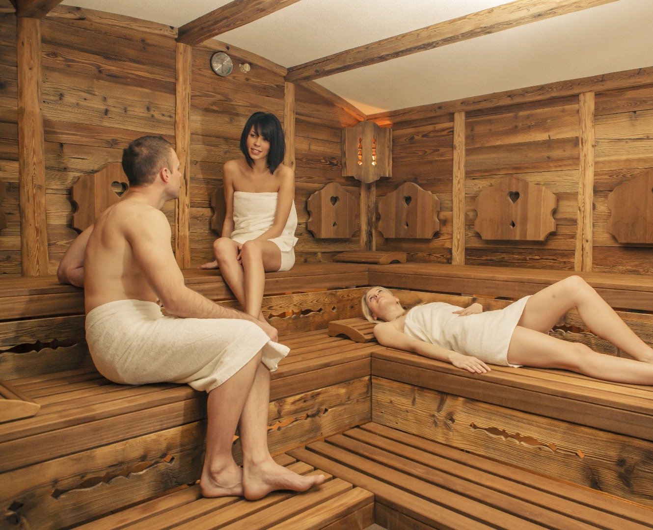 Sauna Voyeur German pic