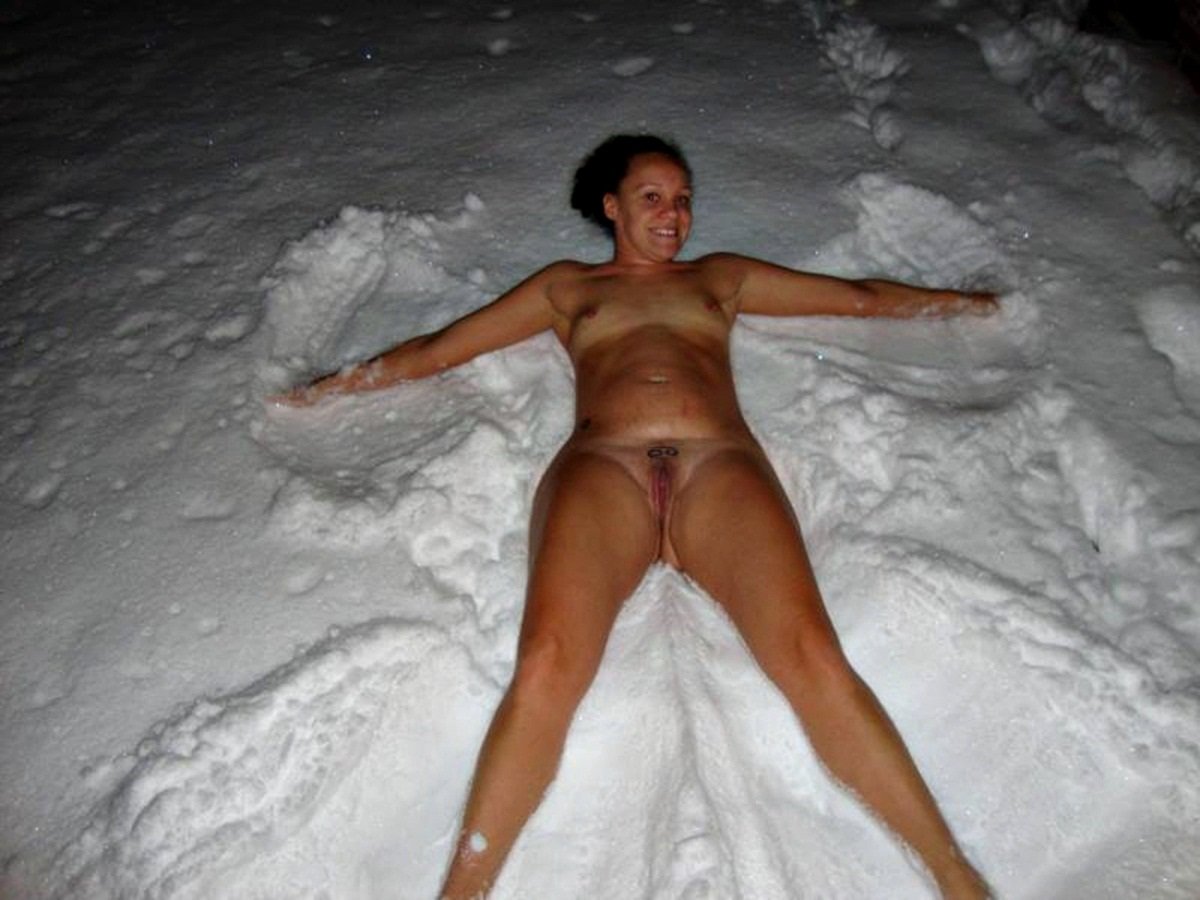 https://titis.org/pics/uploads/posts/2022-09/1662473660_23-titis-org-p-winter-nudists-chastnaya-erotika-40.jpg