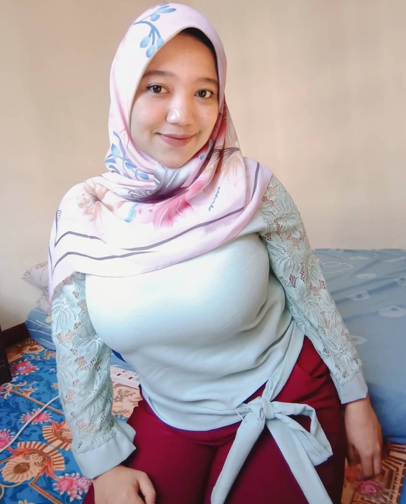 Jilbab Tits - 27 photos