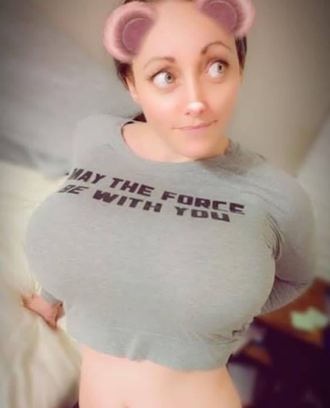 Big Huge Tits Tight Shirt - Big Boobs in T Shirt - 30 photos