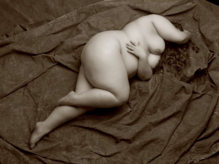 Fat women. Nude art