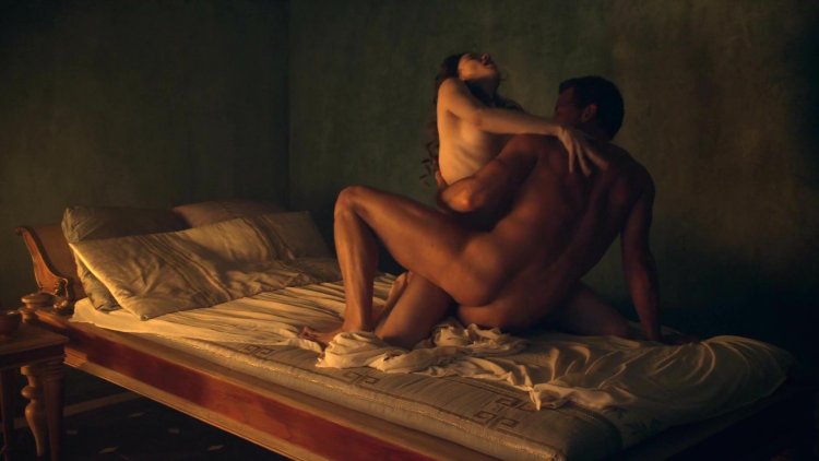 Cara Delevingne Carnivated Row Nude