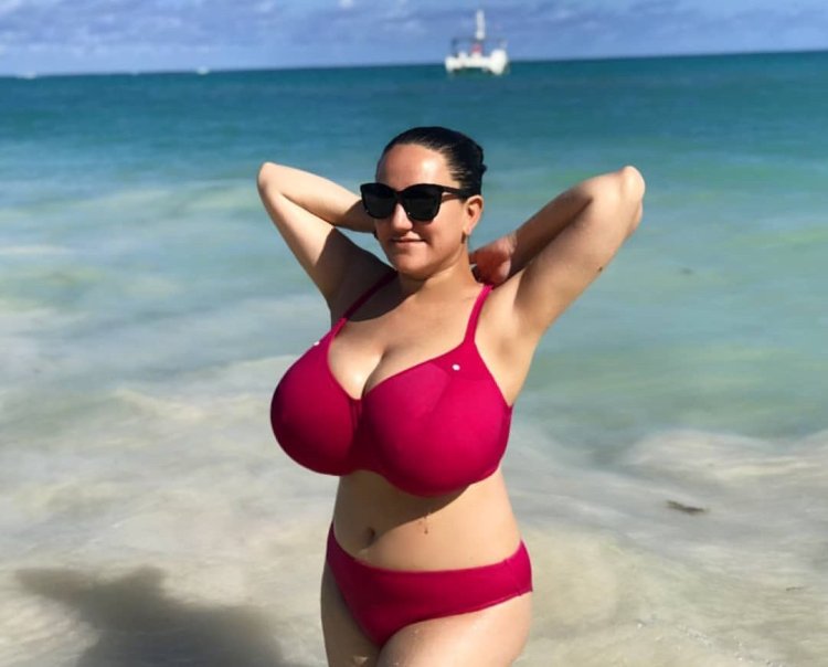 Macromastia of Grenny gigantomastia