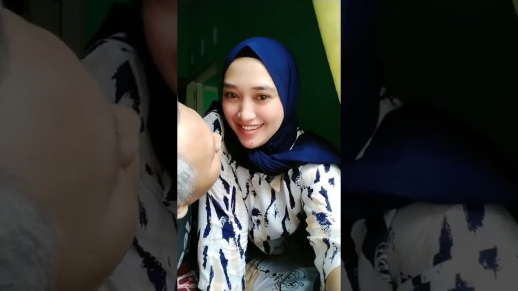 Hijab Selfie Anak