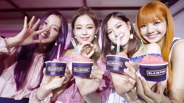 Black Pink eat