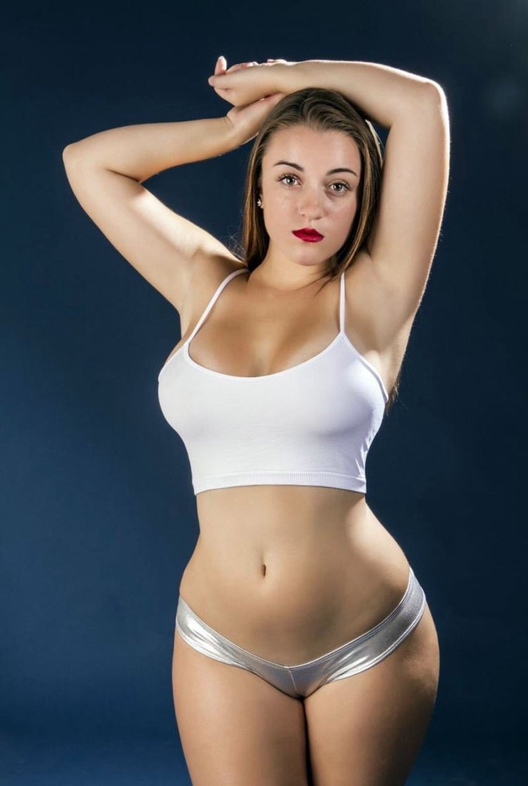 Model plus saz Alena stopping