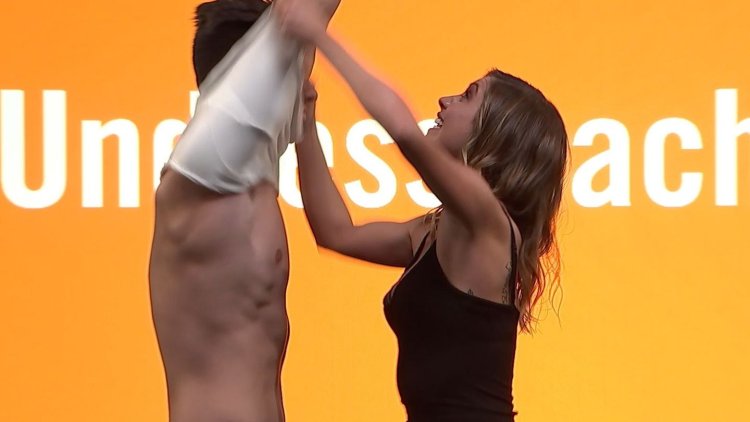 Rachel Cook model hot