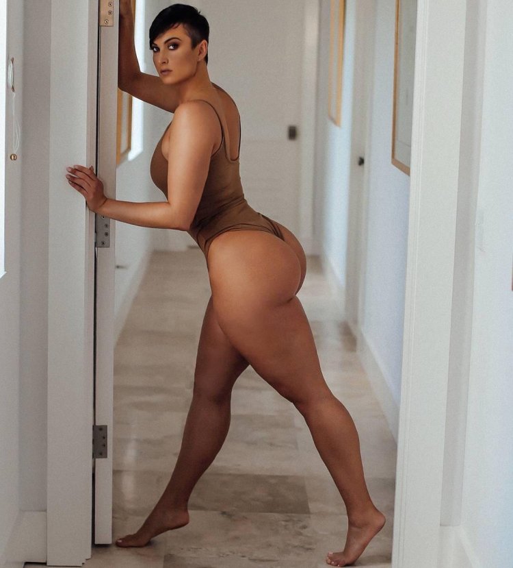 Sandra Columbian Big Ass