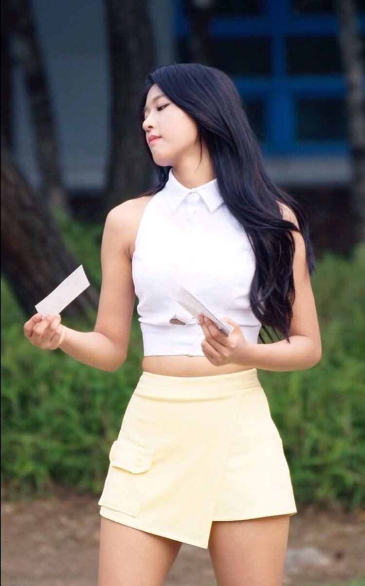 Seolhyun Photosession on Beach Gif