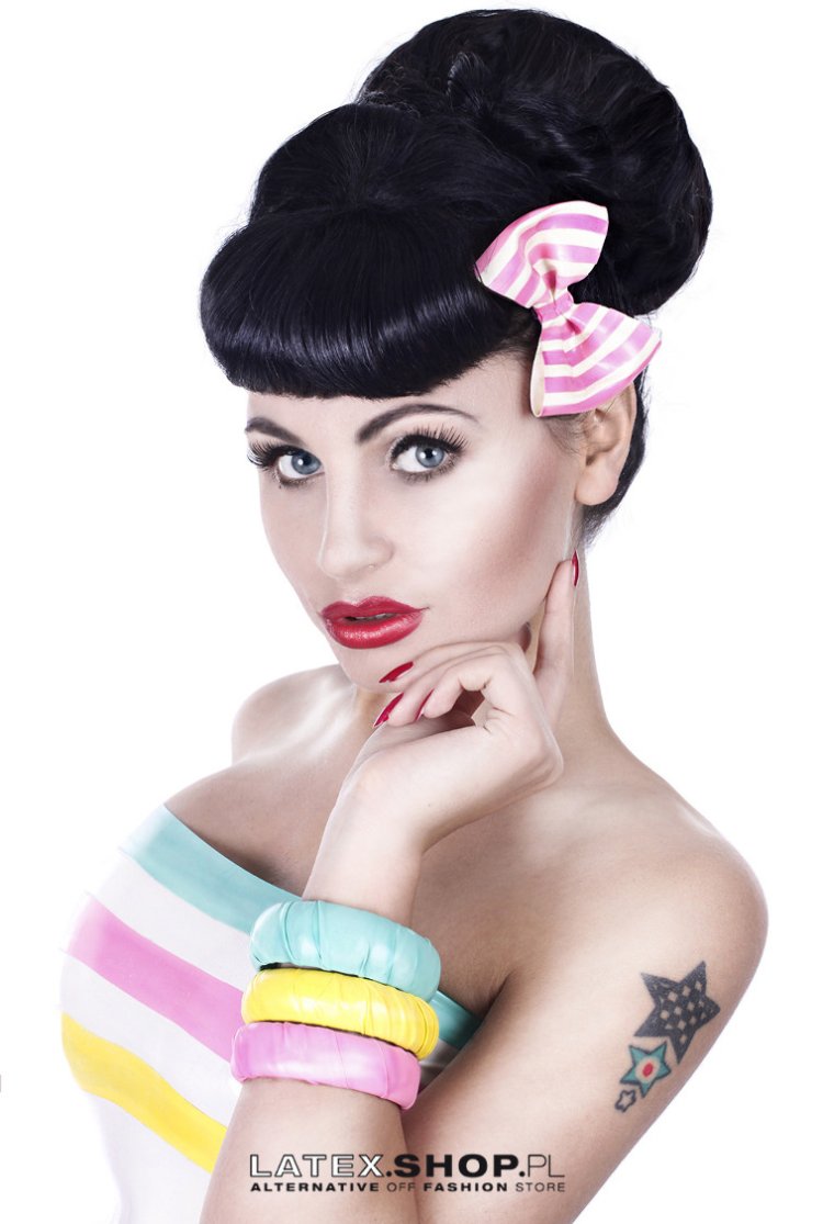 Miss AGAVI in stockings