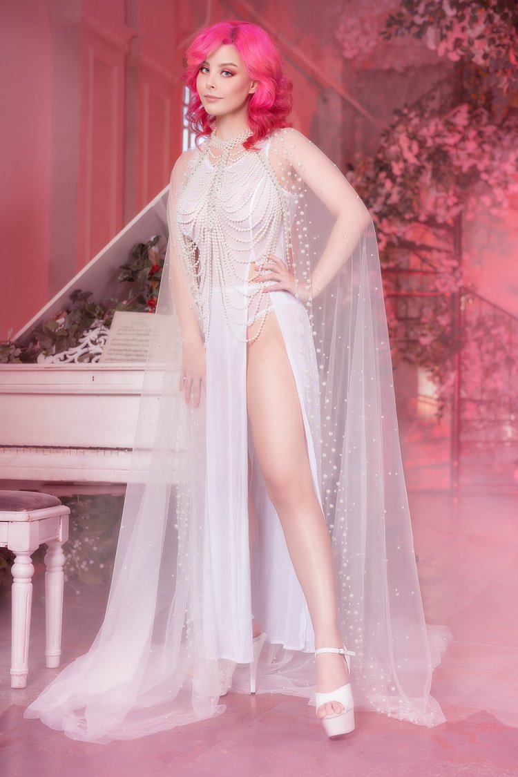 Helly Valentine Elizabeth