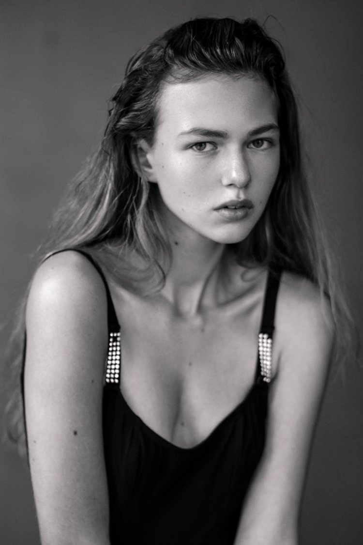 Barbara Palvin in Nizhny