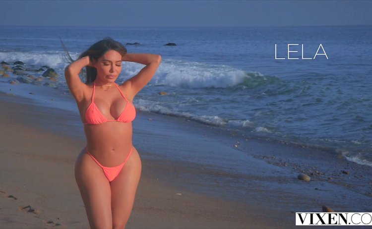 Lela Star Naked in full height