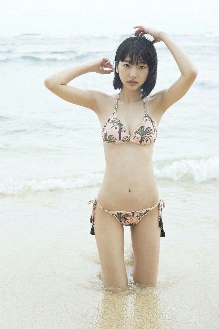 Takeda Rena Bikini