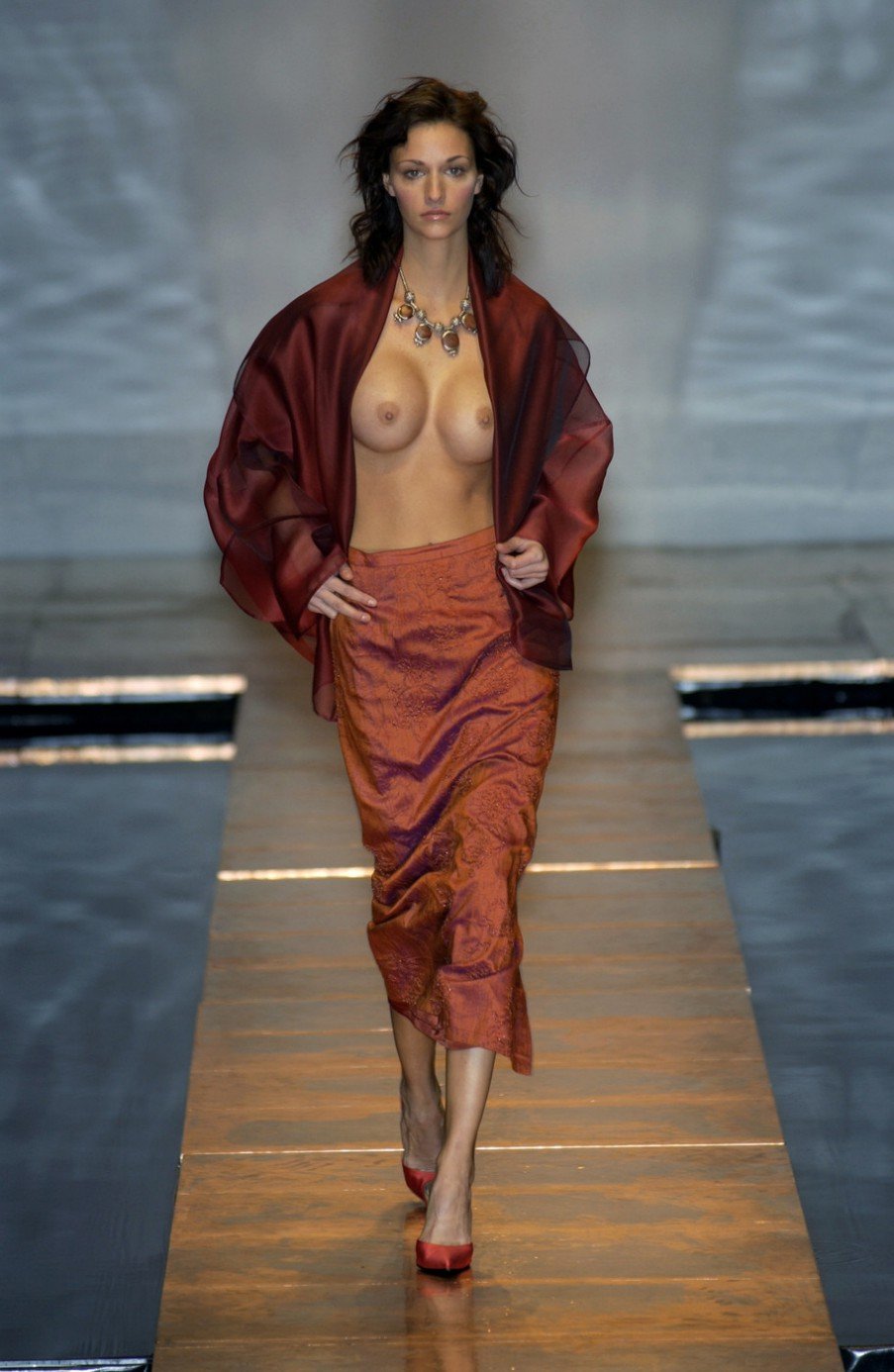 Djosefin’s provocative pose