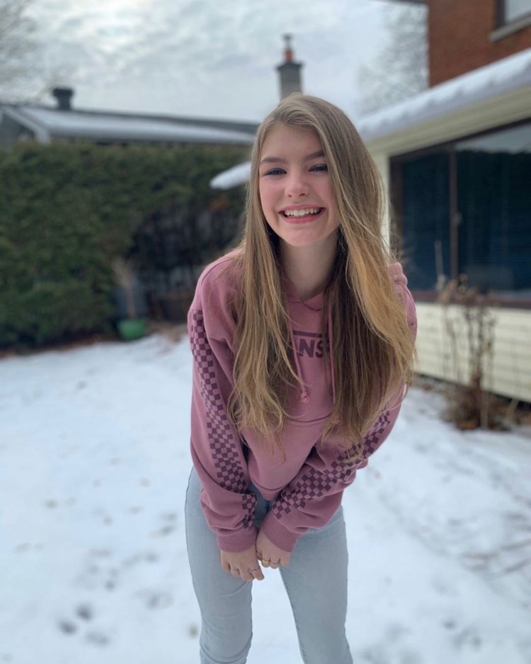 Lyliana Wray Nipples