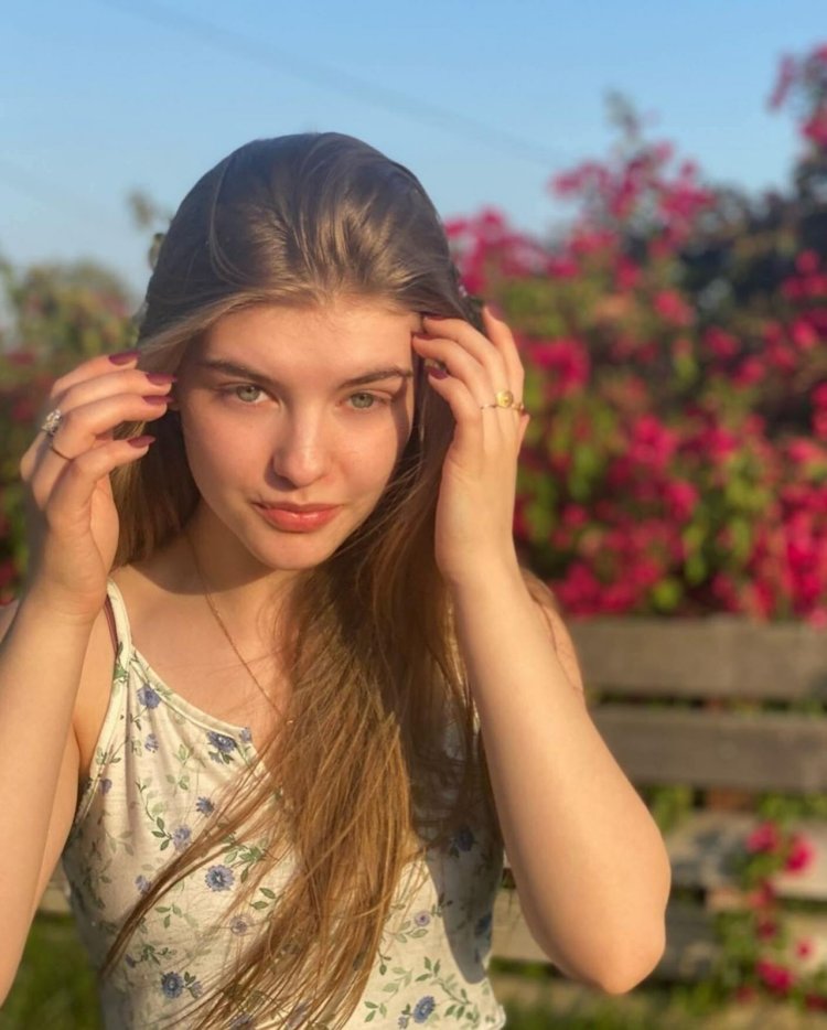 Lyliana Wray Top Gun