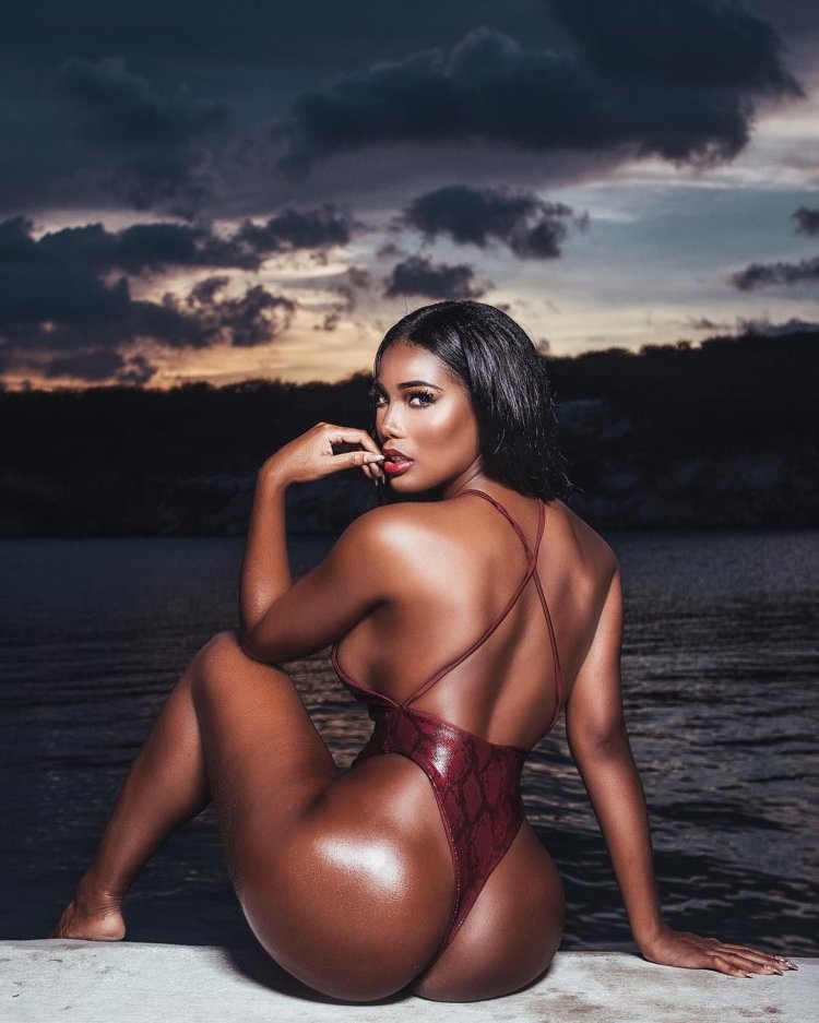 Monifa Jansen Amazon