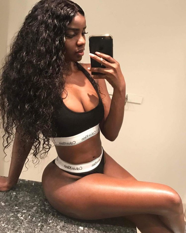 Dark -skinned girls selfie topless