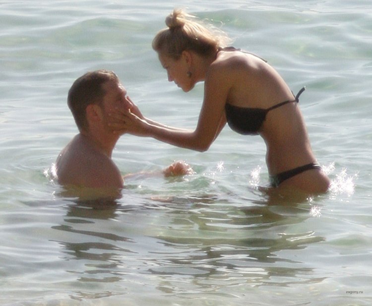 Luisana Lopilato in the paparazzi swimsuit