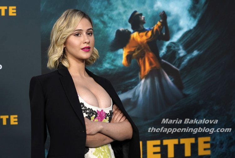 Maria Bakalova Decolle