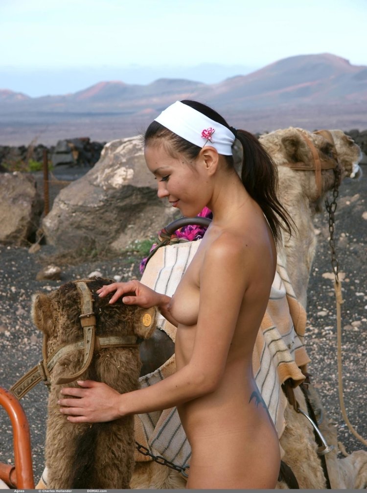 Naked Mongolian women
