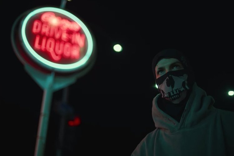 Bones, Grayra - Awellneededsmoke