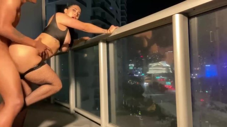 Lil d gets caught fucking valerie kay on the Balcony (Instagram @lastlild)