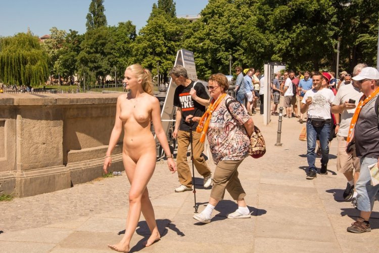 Public nudity of the boy