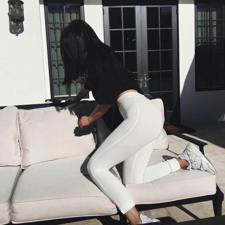 Kylie Jenner 5 Point