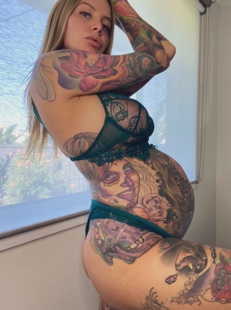 Evelyn Pregnant @evelynuncovered