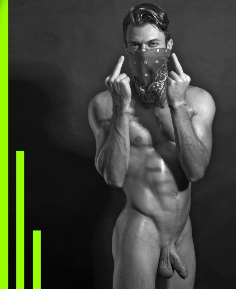 Naked pot Aiden Flynn