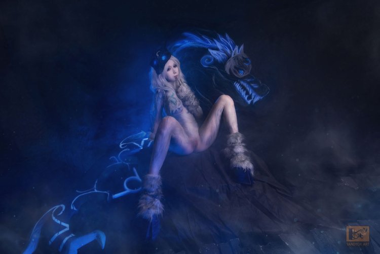 Poppy Snow Fawn Vandych