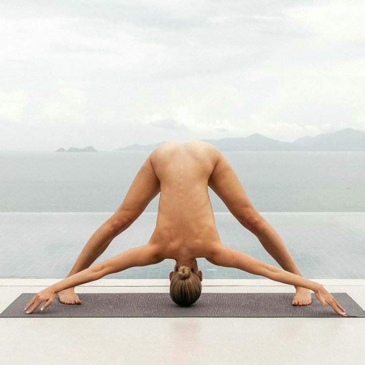 Tantra yoga without clothes