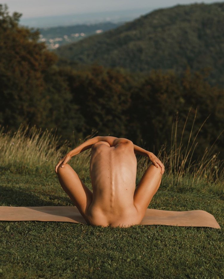 Loren Rudik Naked Yoga