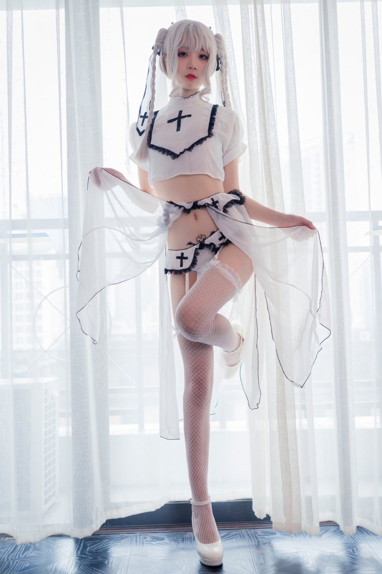 Cosplay in mesh stockings