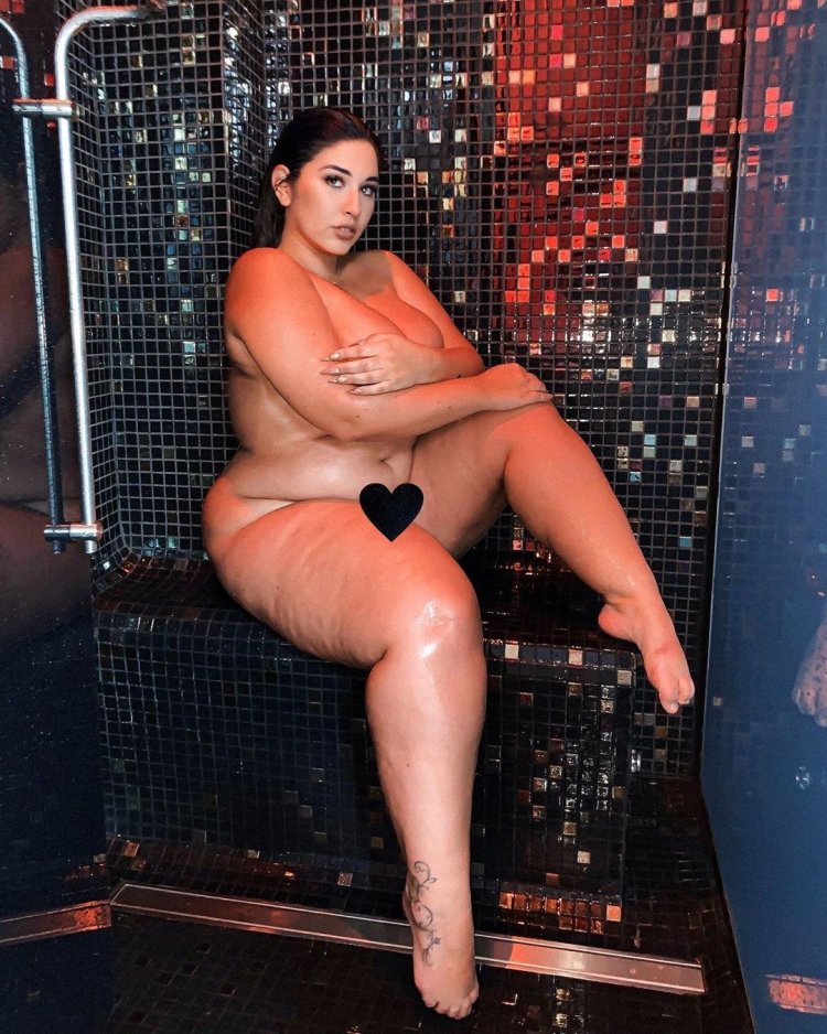 Natalia Lozano naked