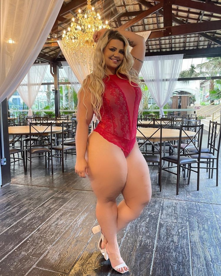 Debora Porto model plus nude