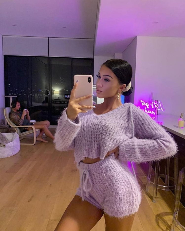 Aussie Bimbo Laura Boyfriend