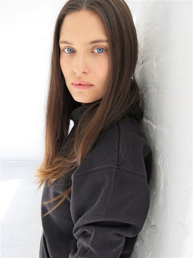 Maria Babako photo session