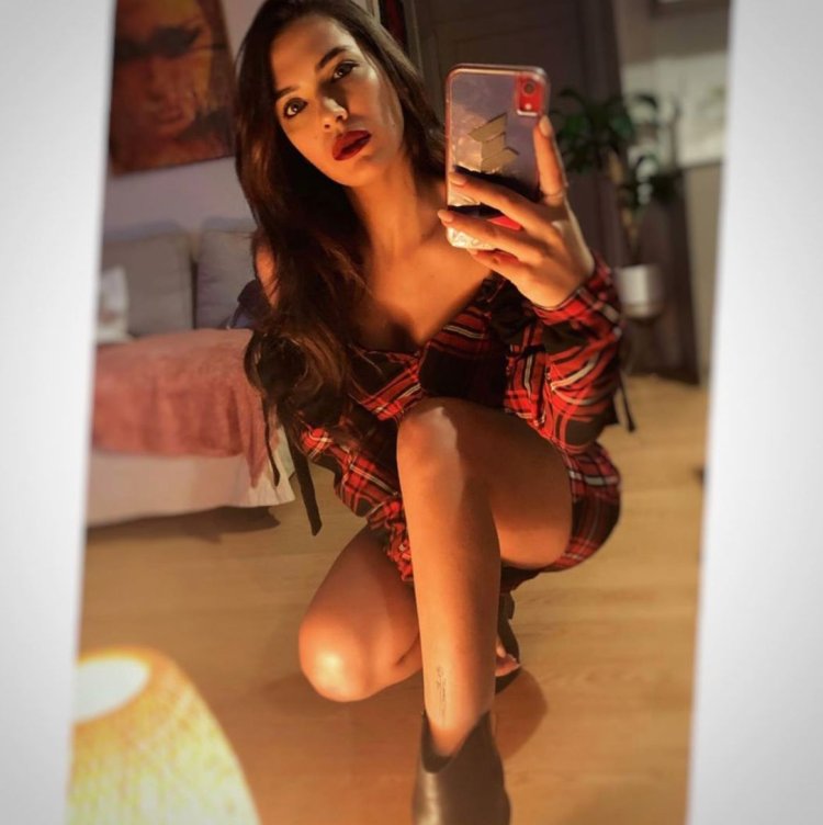 Biran Damla yylmaz naked