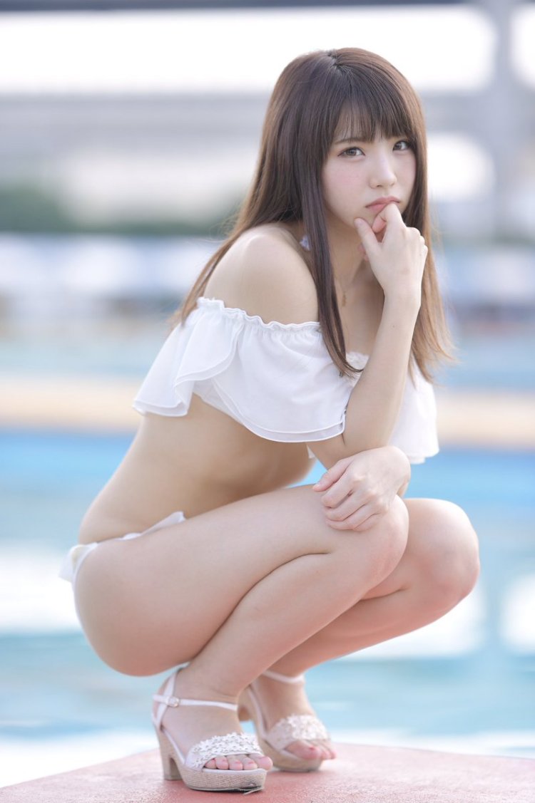 Beautiful naked Japanese laders