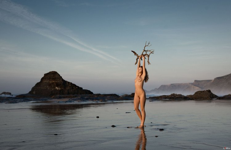 Naked model walk around the island