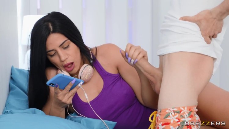 Porn: Blondie Fesser, Sofia Lee, Jordi El Nino Polla