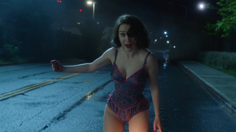 Naked Julia pass Misele photo