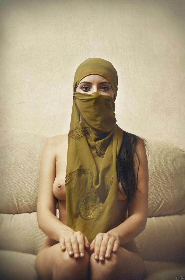 Fuck naked girl on arab - xxx pics