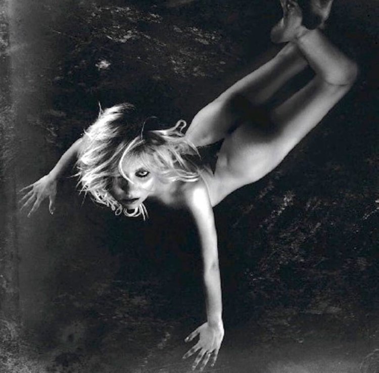 Taylor Michelle Momsen Hot