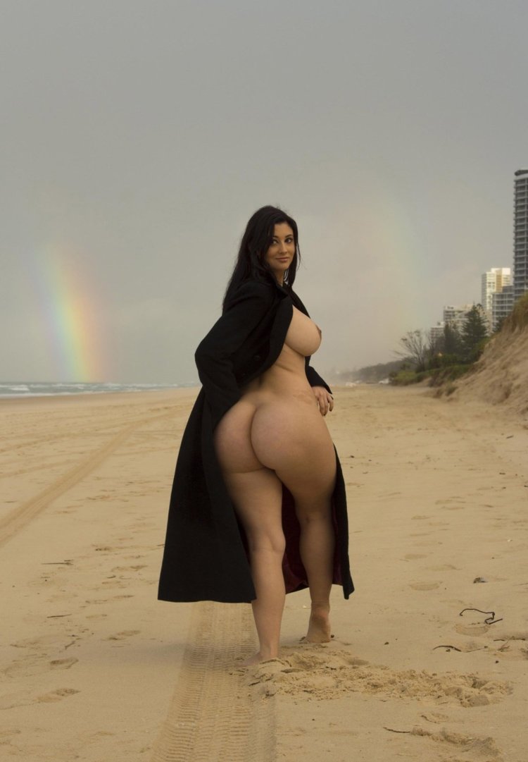 Arab Women Big Boobs photo