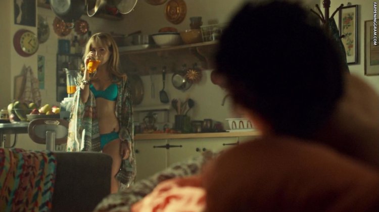 Ksenia Solo photo in a swimsuit